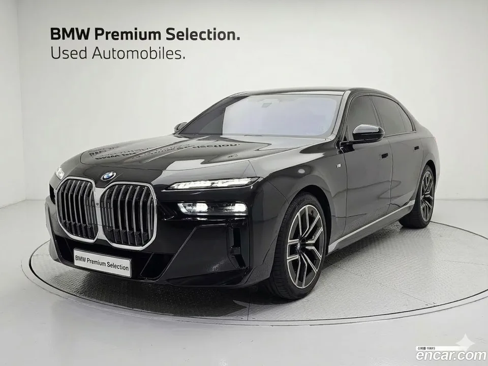 BMW 7 Series 740i xDrive M 2024 — фото 1, купить с доставкой в Москву
