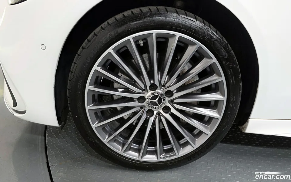 Mercedes-Benz C-Class C300 AMG Line 2022 — миниатюра 5
