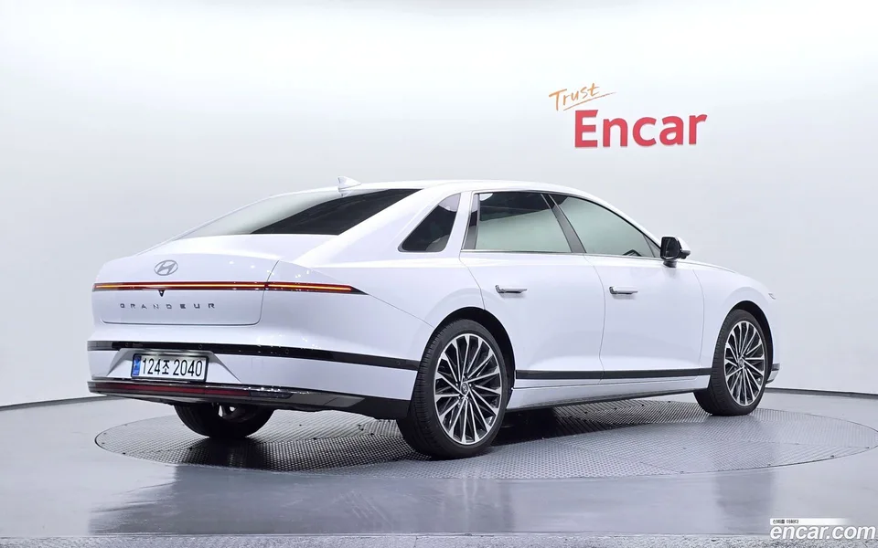 Hyundai Grandeur 2.5 2WD 2023 — миниатюра 2