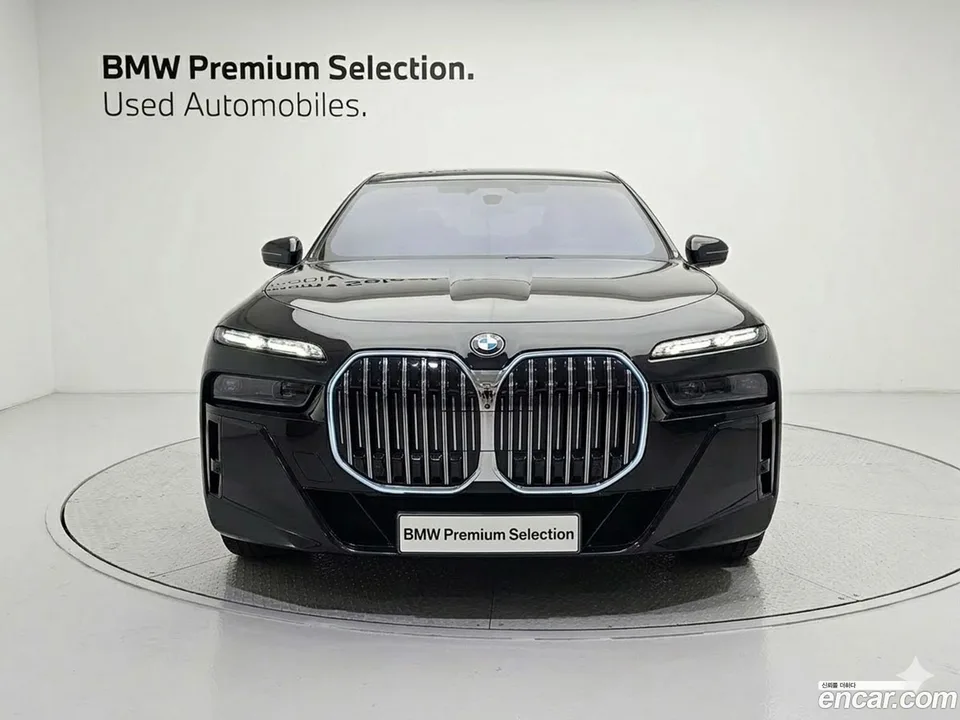 BMW 7 Series 740i xDrive M 2024 — миниатюра 3