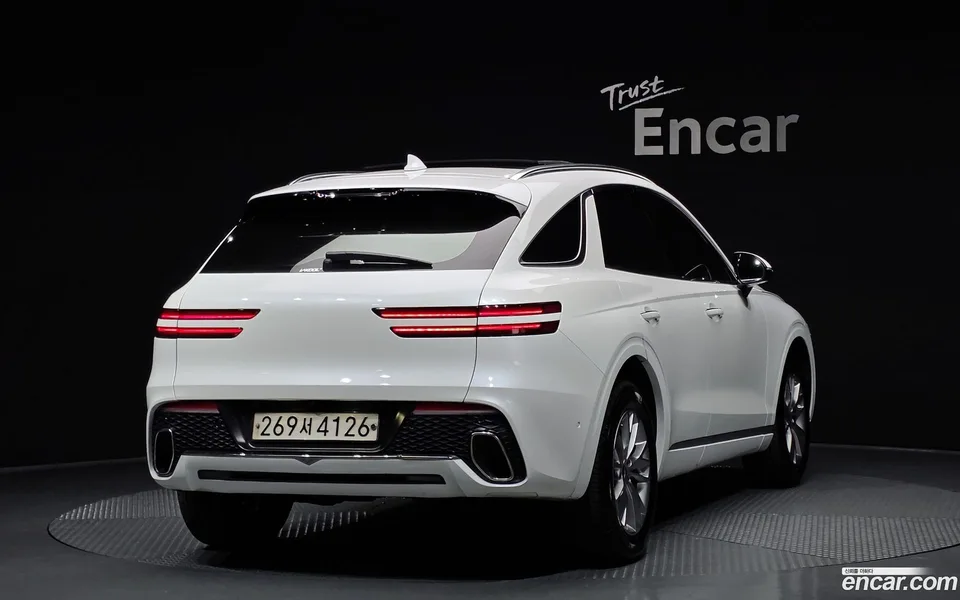 Genesis GV70 2.5T 2WD 2022 — миниатюра 2