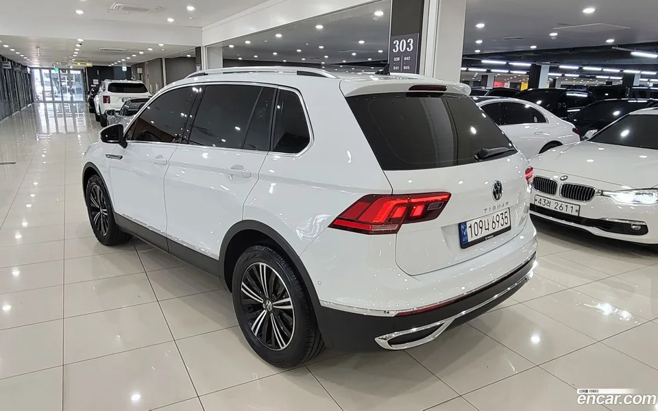 Volkswagen Tiguan 2.0 TDI 2023 — миниатюра 2