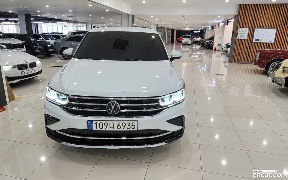 Volkswagen Tiguan 2.0 TDI 2023 — миниатюра 3