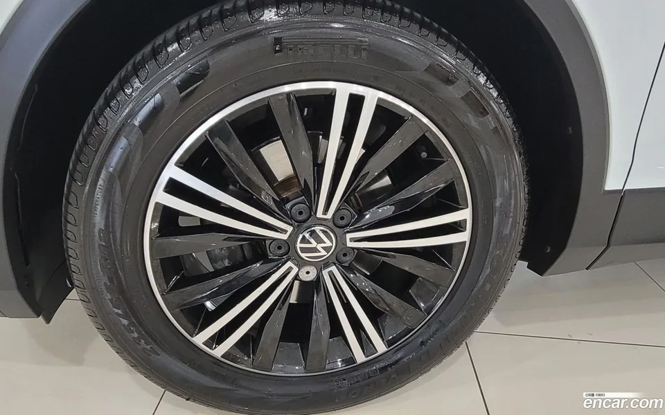 Volkswagen Tiguan 2.0 TDI 2023 — миниатюра 5