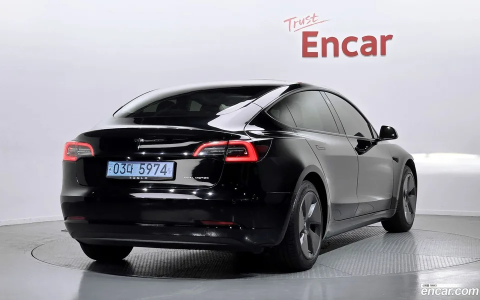 Tesla Model 3 AWD 2022 — миниатюра 2