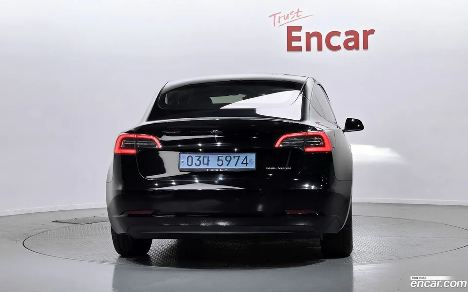 Tesla Model 3 AWD 2022 — миниатюра 4