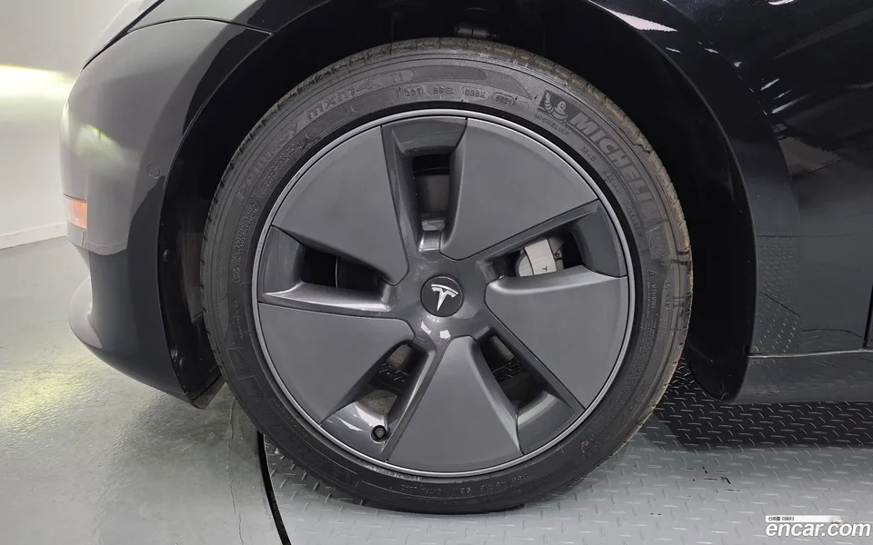 Tesla Model 3 AWD 2022 — миниатюра 5