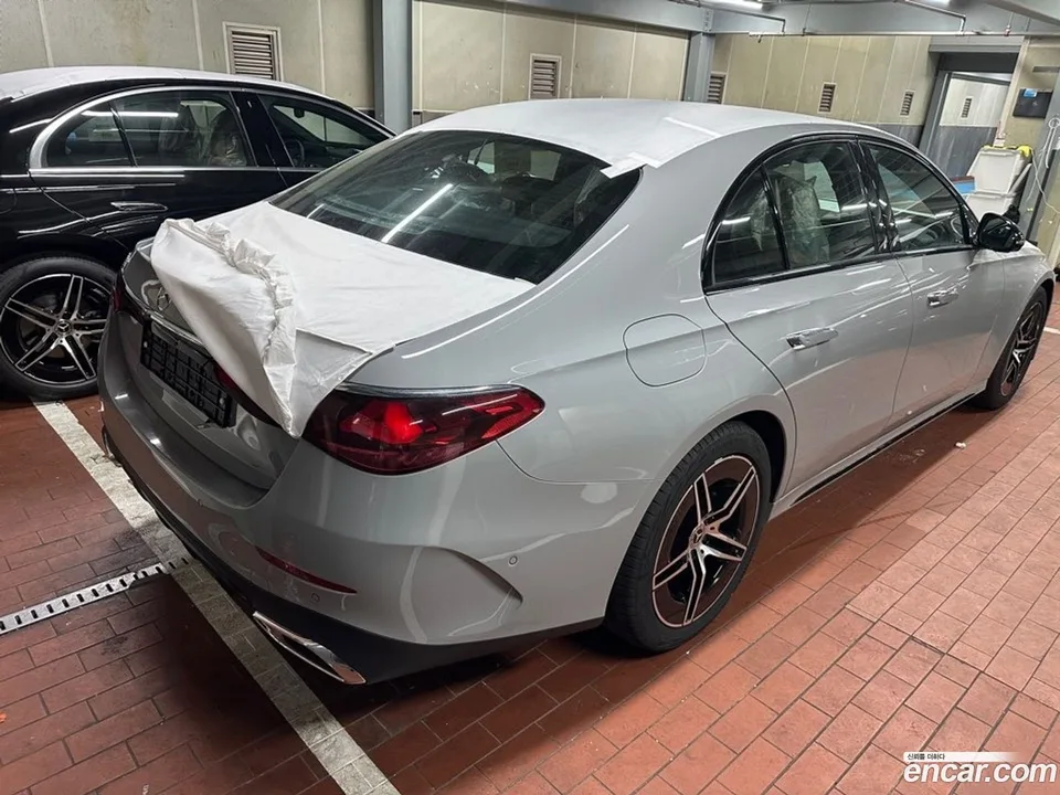Mercedes-Benz E-Class E200 AMG Line 2026 — миниатюра 2