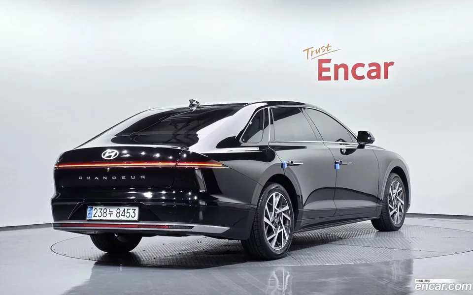 Hyundai Grandeur Hybrid 2023 — миниатюра 2