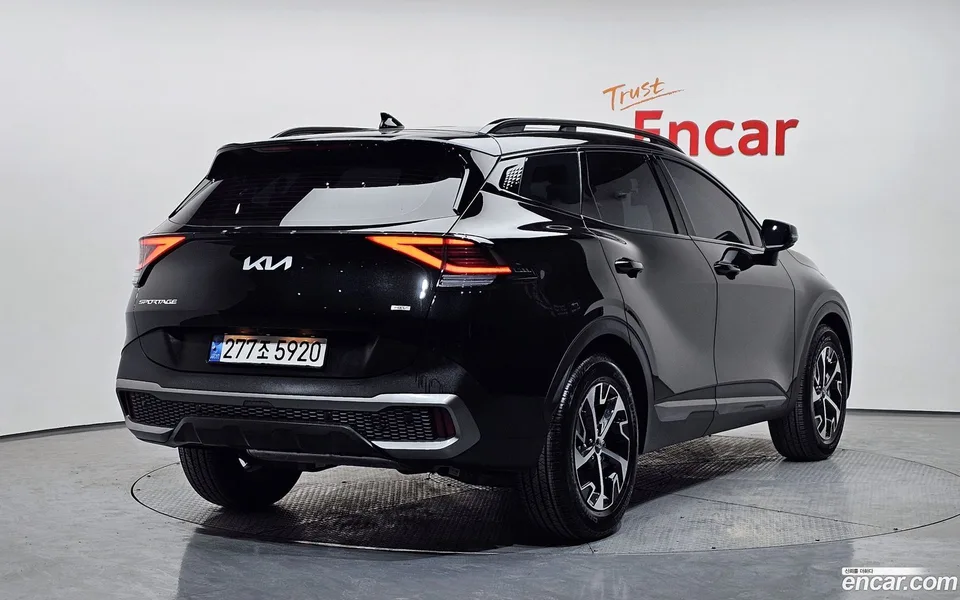 Kia Sportage Hybrid 2WD 2023 — миниатюра 2