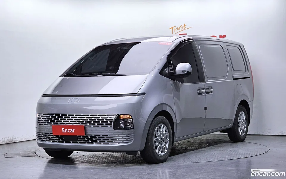 Hyundai Staria HEV 1.6 3 2024 — фото 1, купить с доставкой в Москву