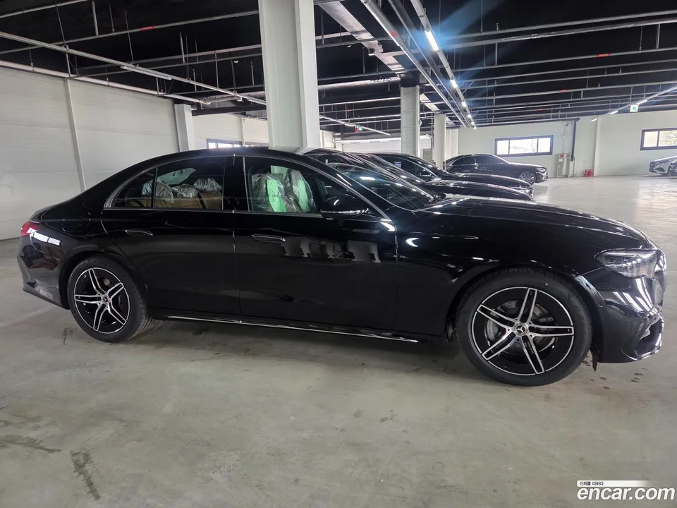 Mercedes-Benz E-Class E300 4MATIC AMG Line 2026 — миниатюра 5