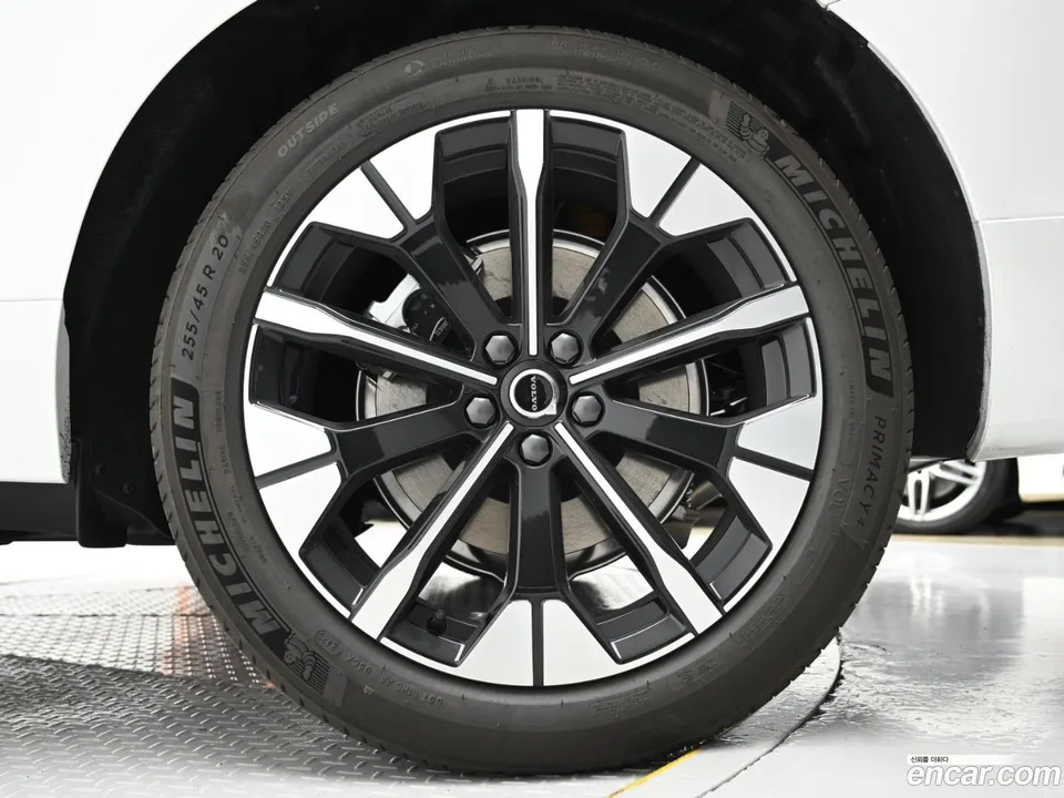Volvo XC60 T8 2025 — миниатюра 5