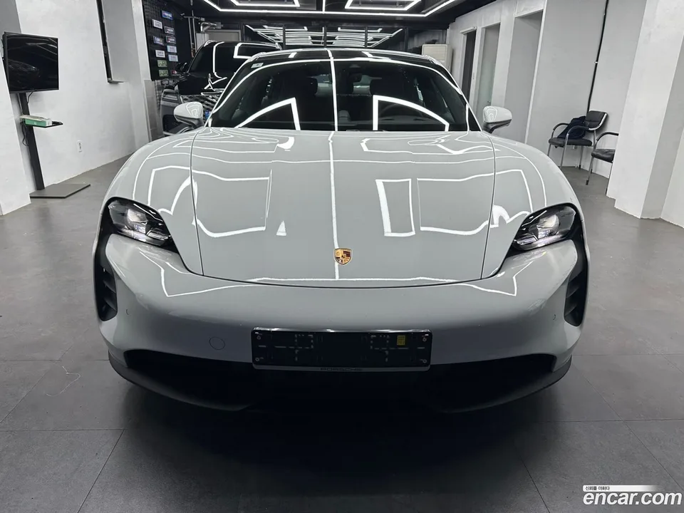 Porsche Taycan GTS 2024 — миниатюра 3