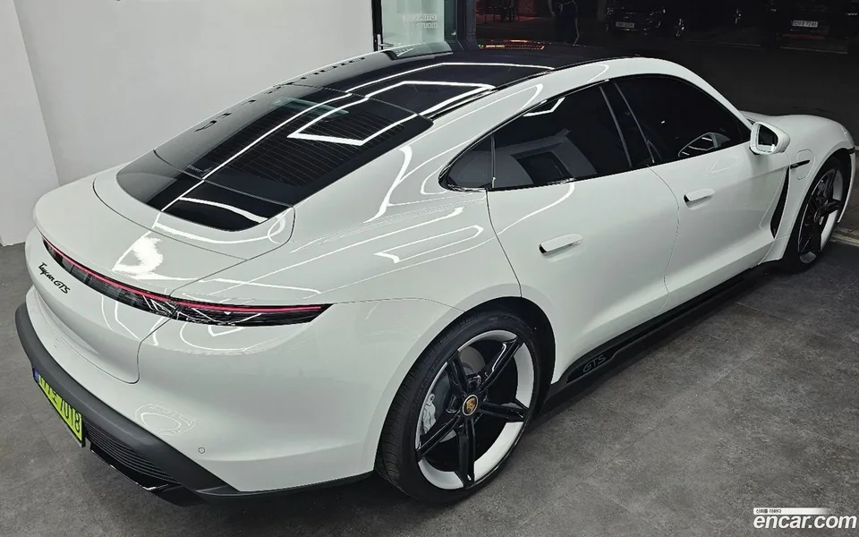 Porsche Taycan GTS 2024 — миниатюра 5