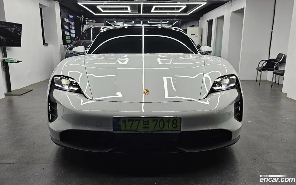 Porsche Taycan GTS 2024 — фото 1, купить с доставкой в Москву