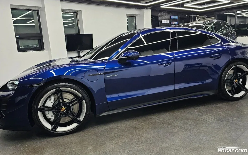 Porsche Taycan 4S 2024 — миниатюра 5