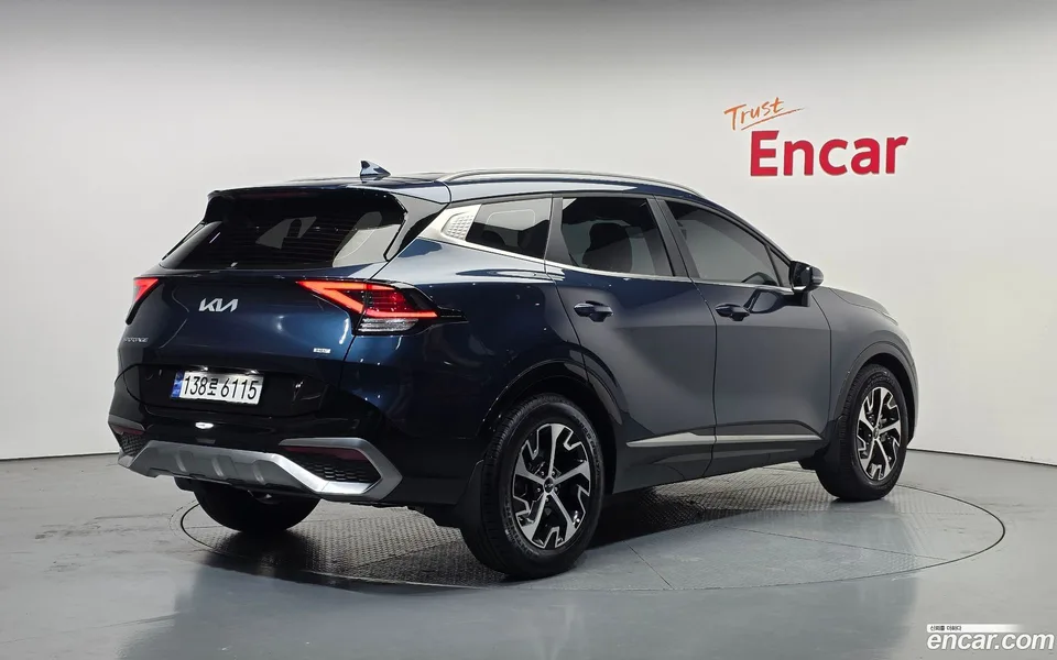Kia Sportage Hybrid 2WD 2024 — миниатюра 2