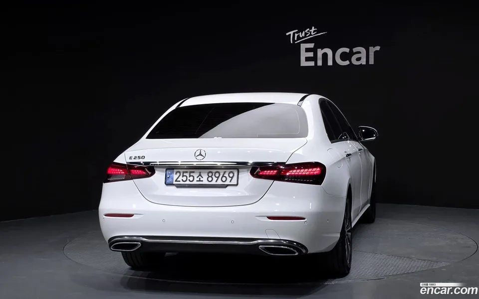 Mercedes-Benz E-Class E250 2022 — миниатюра 4