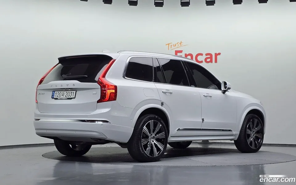 Volvo XC90 T8 2022 — миниатюра 2