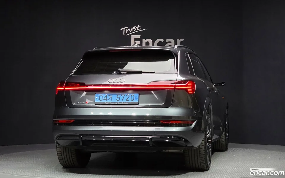 Audi e-tron S 2023 — миниатюра 4