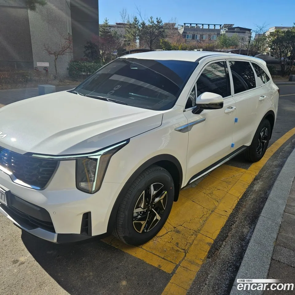 Kia Sorento HEV 1.6 2WD 2026 — фото 1, купить с доставкой в Москву