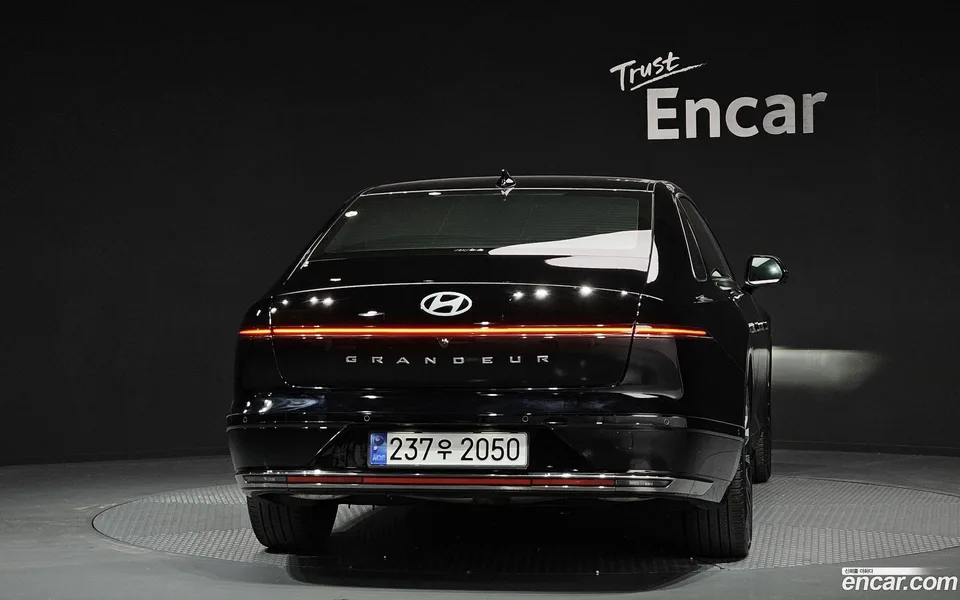 Hyundai Grandeur Hybrid 2023 — миниатюра 4