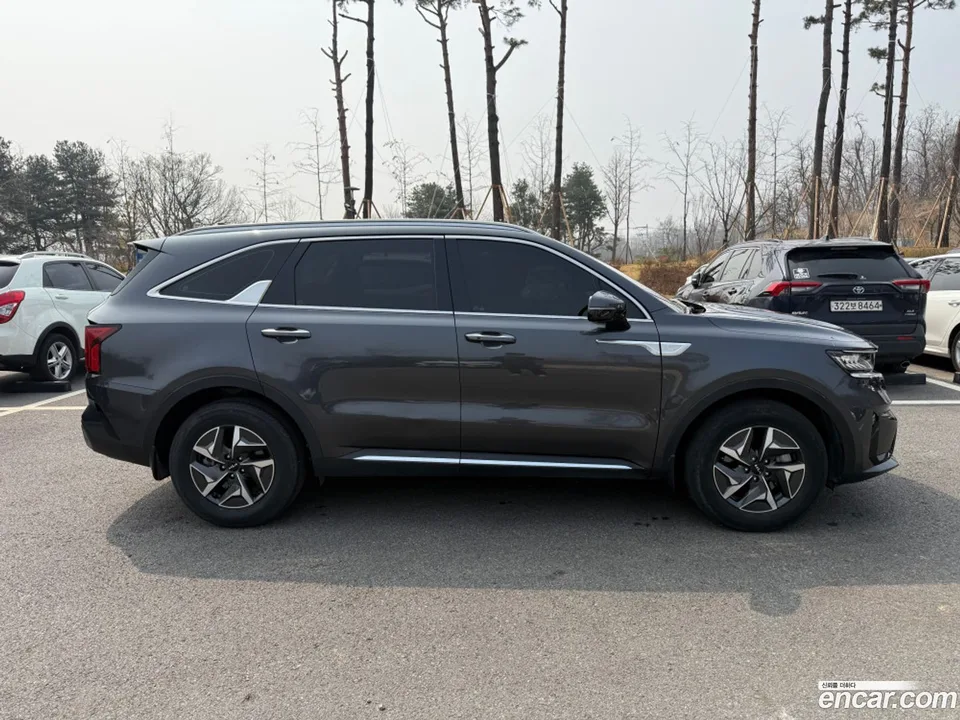 Kia Sorento HEV 1.6 2WD 2022 — миниатюра 3