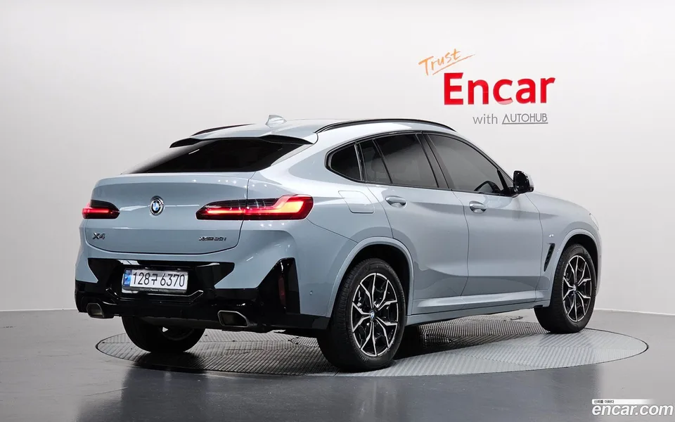 BMW X4 xDrive20i M 2023 — миниатюра 2
