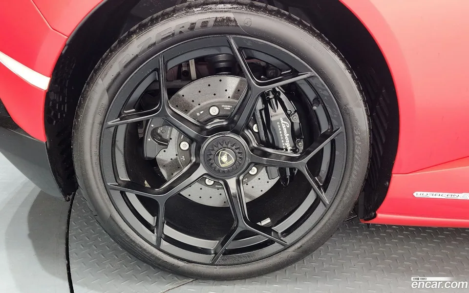 Lamborghini Huracan LP640-4 2023 — миниатюра 5
