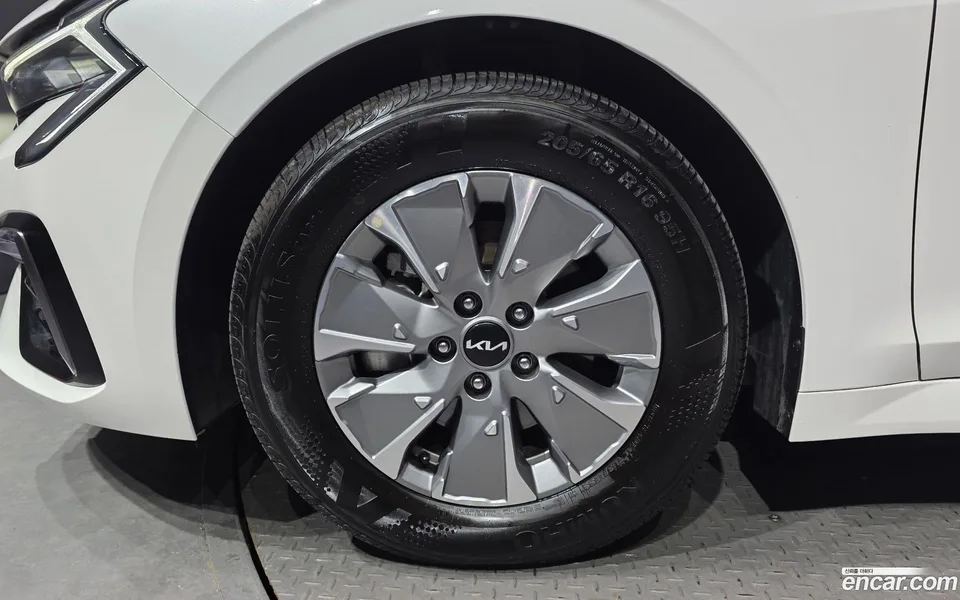 Kia K5 Hybrid 2025 — миниатюра 5