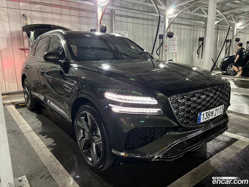 Genesis GV80 2.5T 2WD 2025 — фото 1, купить с доставкой в Москву