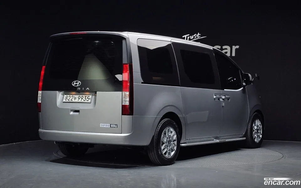 Hyundai Staria 3 2024 — миниатюра 2