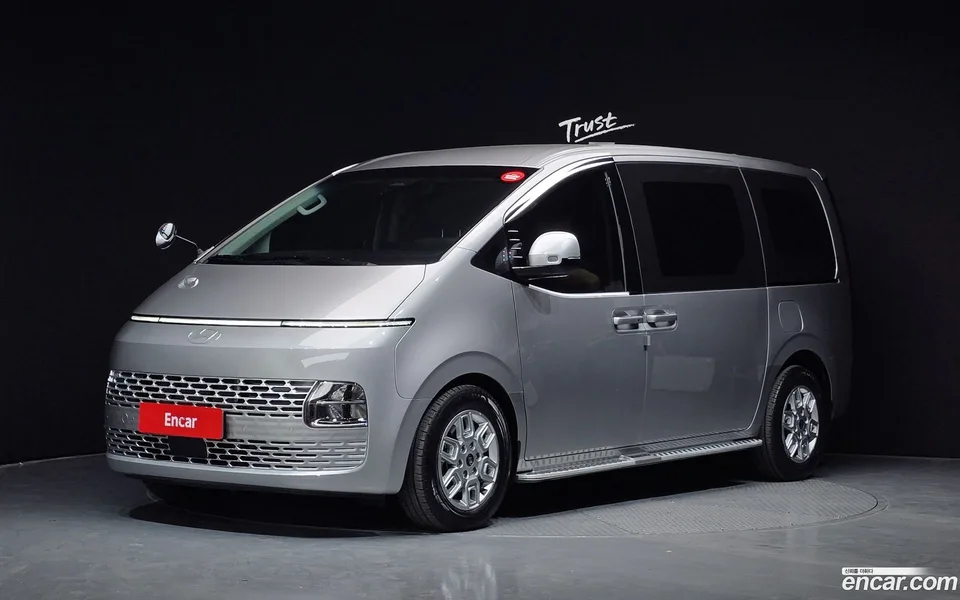 Hyundai Staria 3 2024 — фото 1, купить с доставкой в Москву