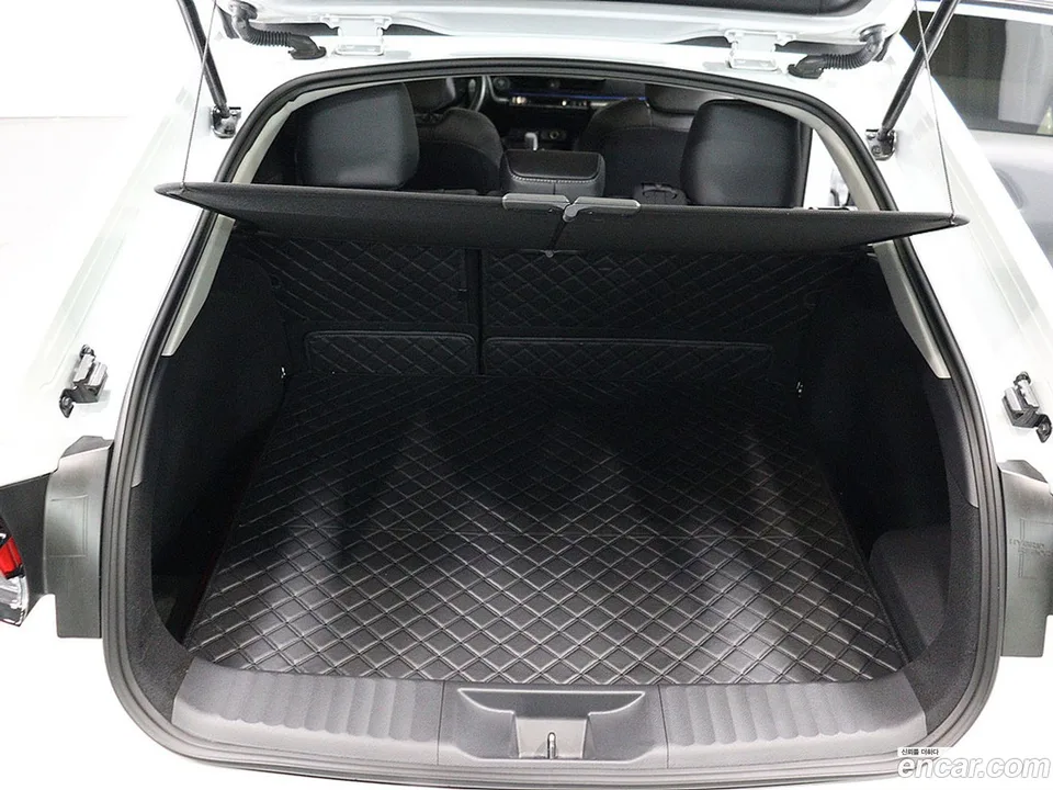 Toyota Prius 2.0 XLE 2025 — миниатюра 5
