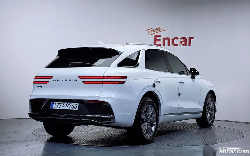 Genesis GV70 2.5T 2WD 2025 — миниатюра 2