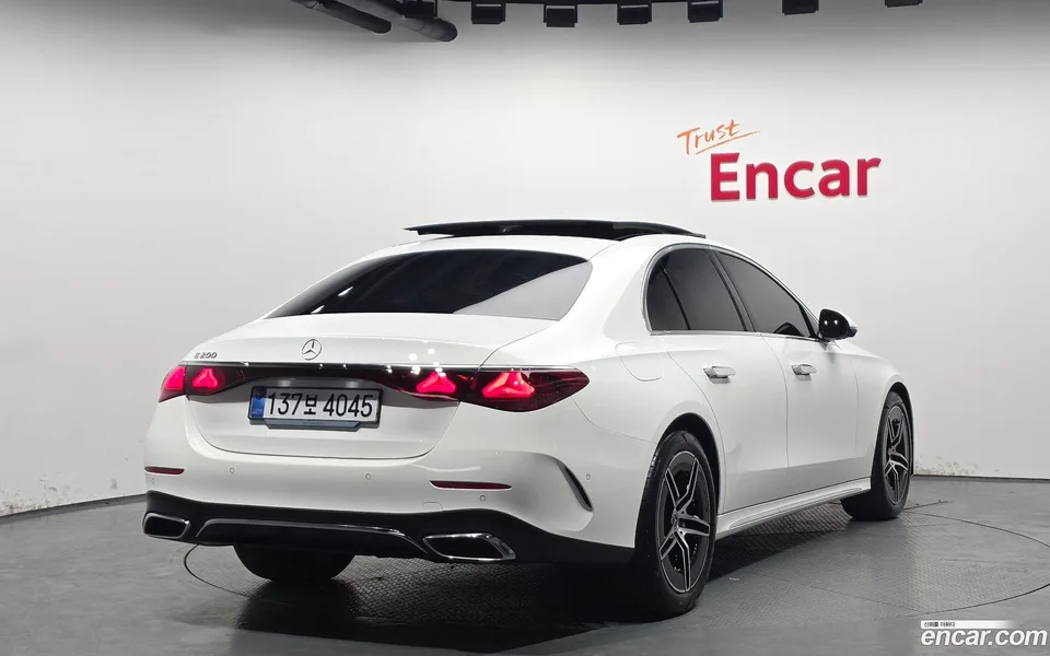 Mercedes-Benz E-Class E200 AMG Line 2025 — миниатюра 2