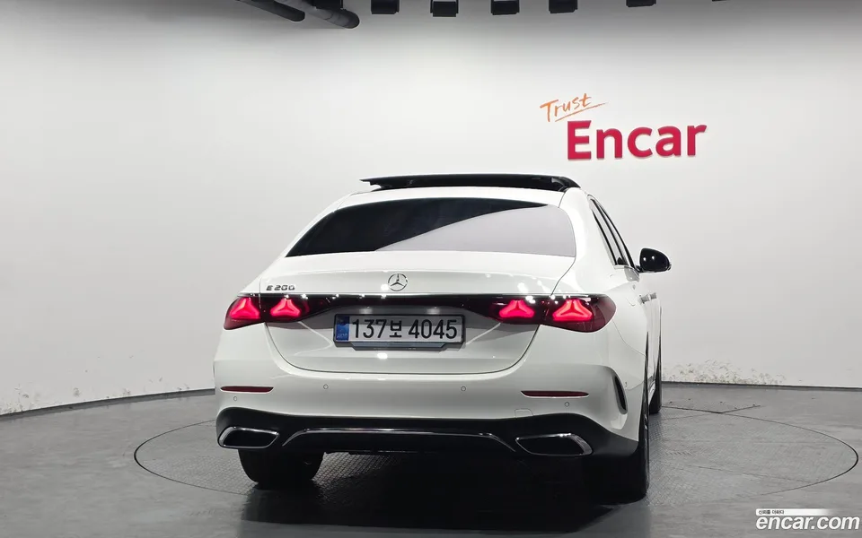 Mercedes-Benz E-Class E200 AMG Line 2025 — миниатюра 4