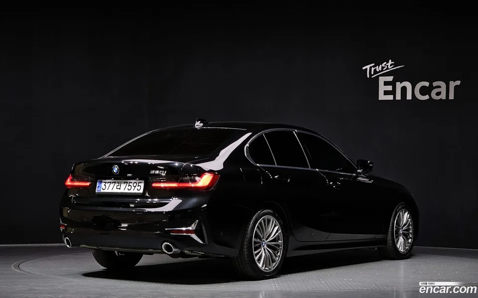 BMW 3 Series 320i 2022 — миниатюра 2