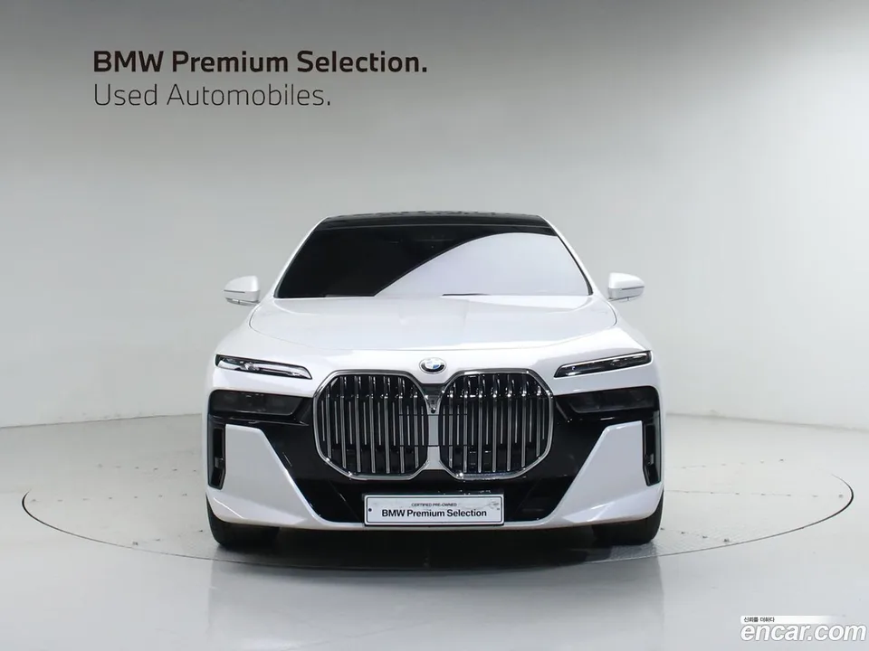 BMW 7 Series 740i sDrive M 2023 — миниатюра 2