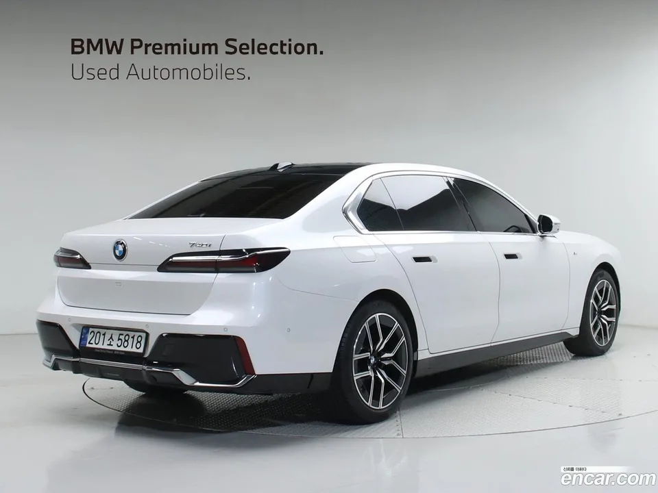 BMW 7 Series 740i sDrive M 2023 — миниатюра 4