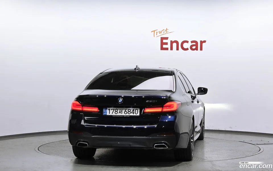 BMW 5 Series 520i M 2022 — миниатюра 4