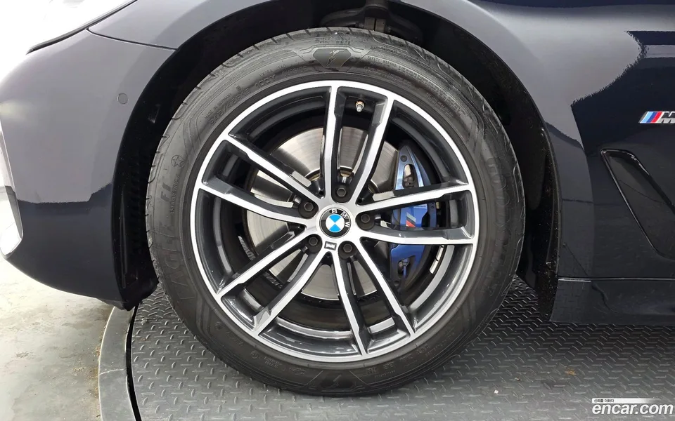 BMW 5 Series 520i M 2022 — миниатюра 5
