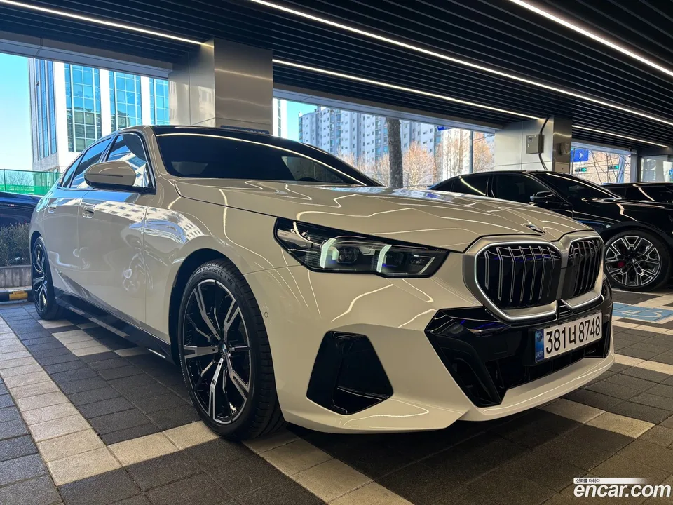 BMW 5 Series 530i xDrive M 2025 — миниатюра 3