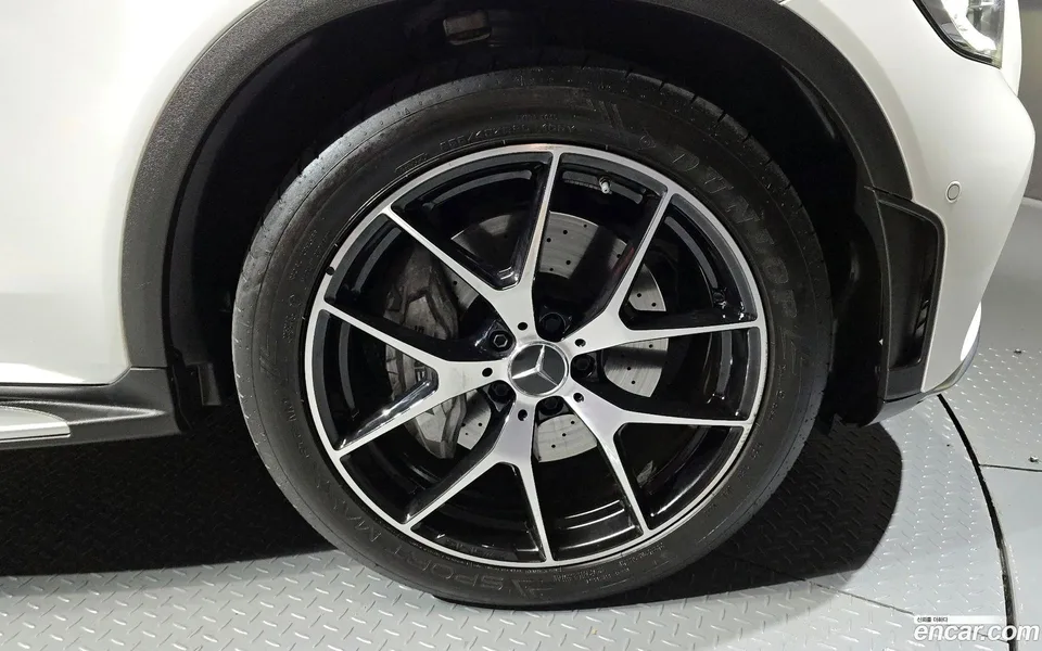 Mercedes-Benz GLC-Class AMG GLC43 4MATIC 2023 — миниатюра 5
