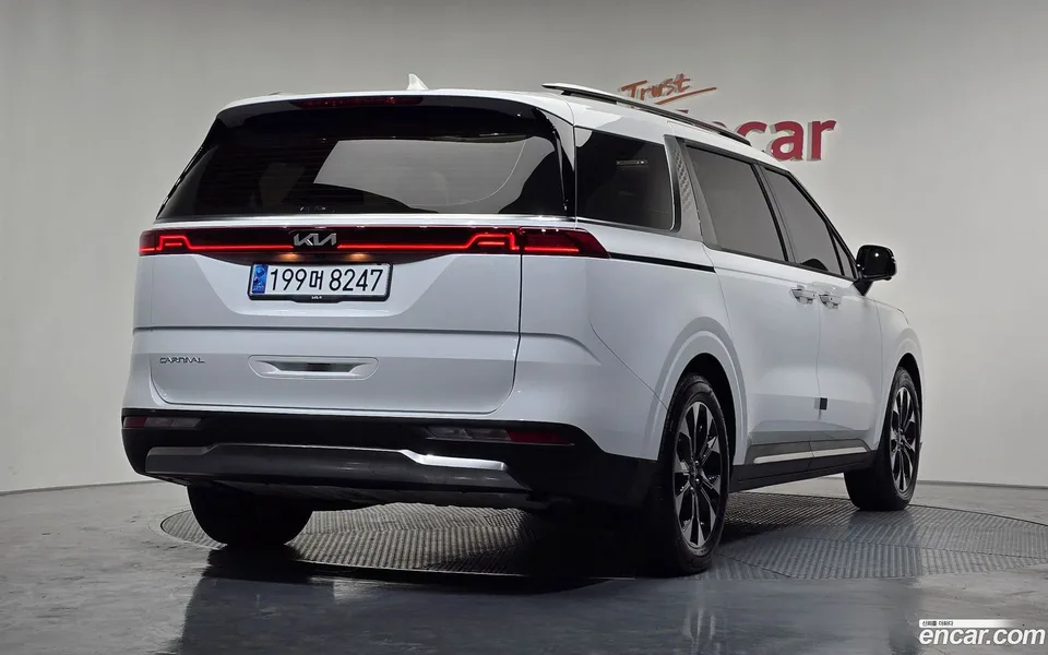 Kia Carnival 9 2023 — миниатюра 2