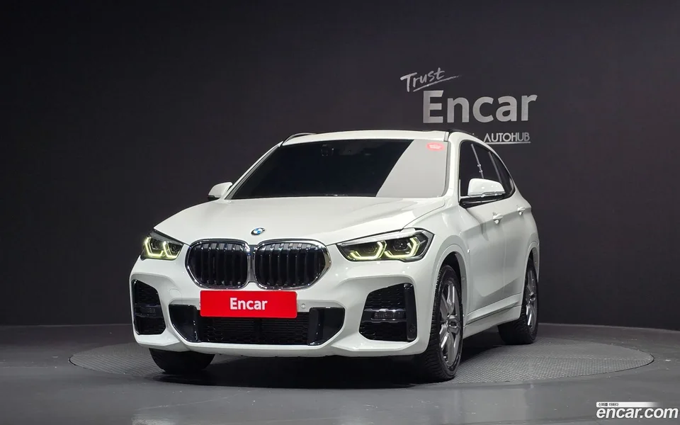 BMW X1 xDrive 20i M 2022 — миниатюра 3