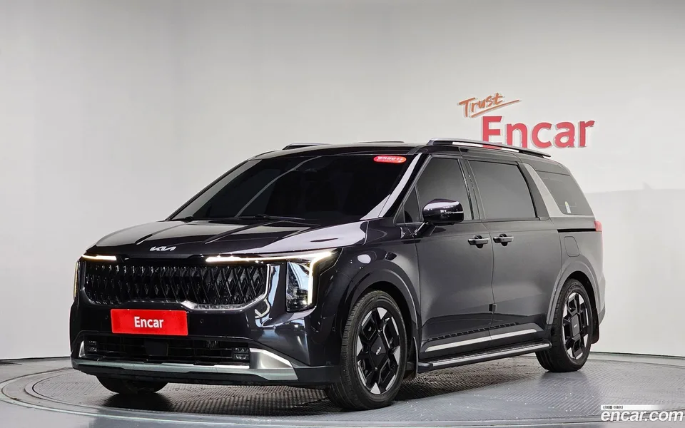 Kia Carnival 7 2023 — фото 1, купить с доставкой в Москву