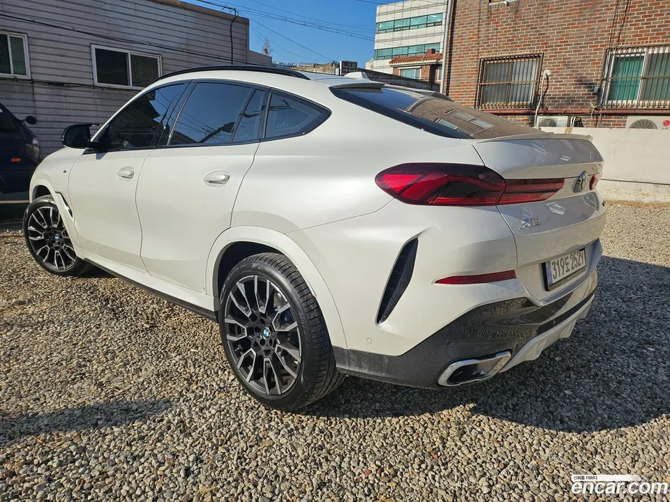BMW X6 xDrive40i M 2026 — миниатюра 2