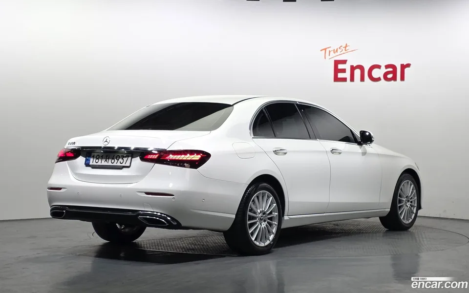 Mercedes-Benz E-Class E250 2022 — миниатюра 2